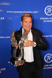 Dieter Bohlen wurde von Jürgen Höller mit dem zum zweiten Mal vergebenen „Lifetime Award for Success“ ausgezeichnet (ªFoto: Martin Schmitz)